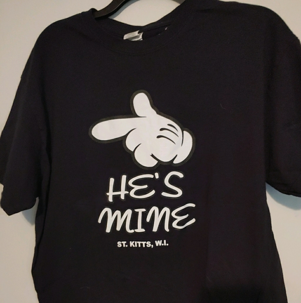 Black tee-shirt